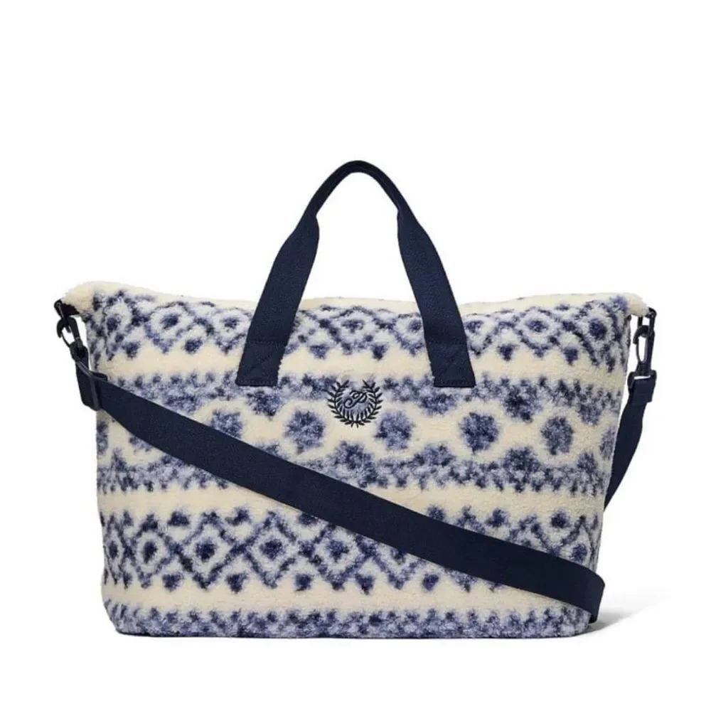 NWT VSโPINK cozy plush weekender tote bag